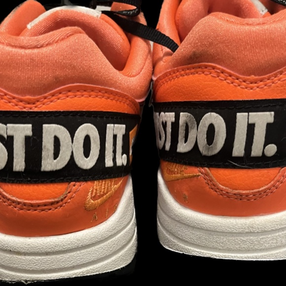 Wmns Air Max 1 LX 'Just Do It' Edition - Picture 4 of 5